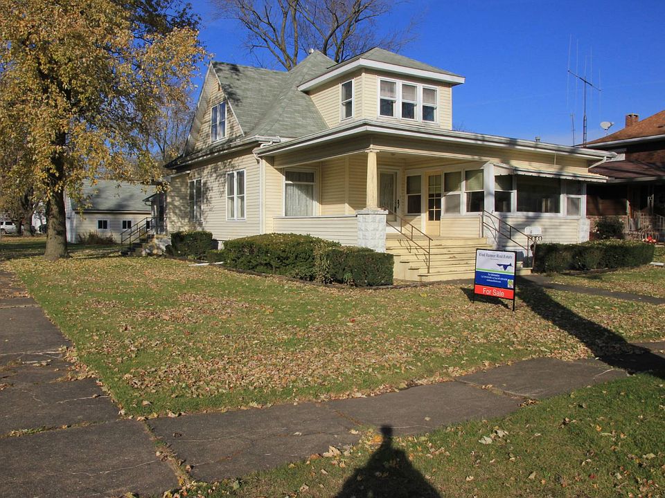 1st image of 400 E Oak St
