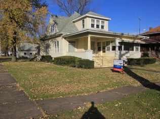 400 E Oak St, Fairbury, IL 61739