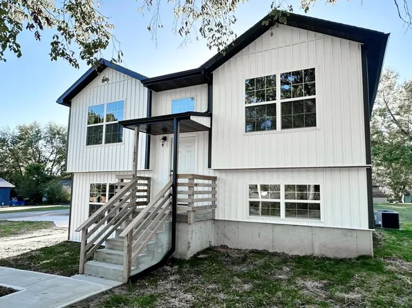 1612 S Main St, El Dorado Springs, MO 64744