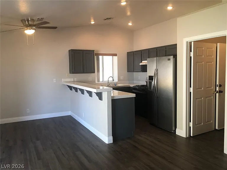 916 Clubview Dr — Photo 18