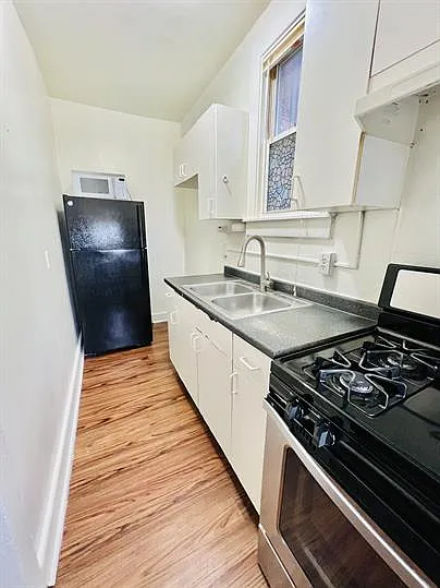 1051 Washington St #2 — Photo 9