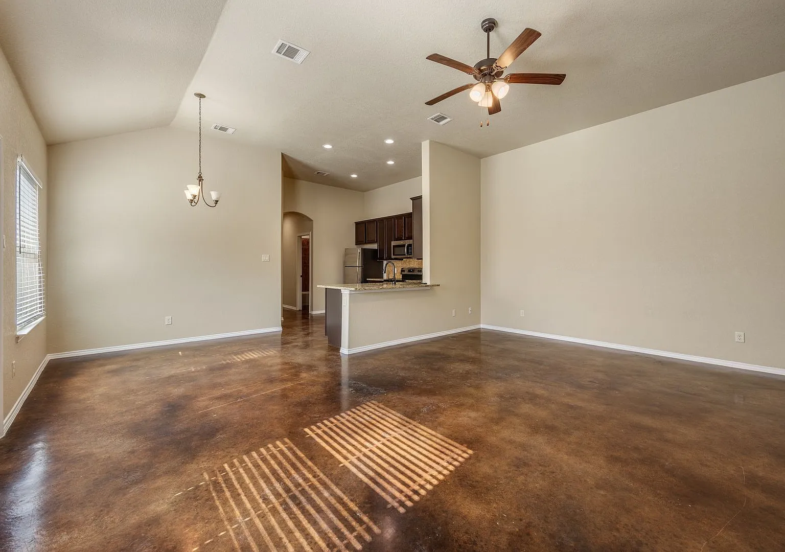 2 Weeks Free! Beautiful 3-Bedroom Home with Open Floor Plan & Private Backyard in New Braunfels — Photo 4