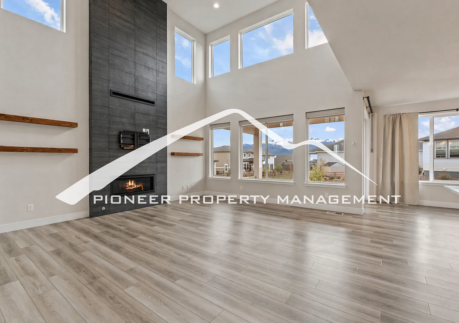 Breathtaking Pikes Peak Views in Desirable Wolf Ranch - 4 bedroom, 3 Full Bath, Office and Loft, ... — Photo 4