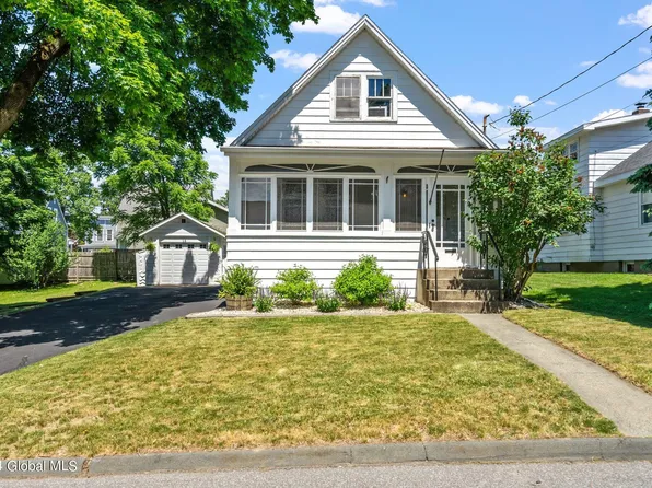 18 Jesse Court, Troy, NY 12180