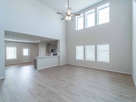 4th image of 113 Cougar Hill Dr