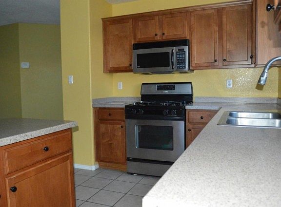 3rd image of 612 Teresa Ct SE