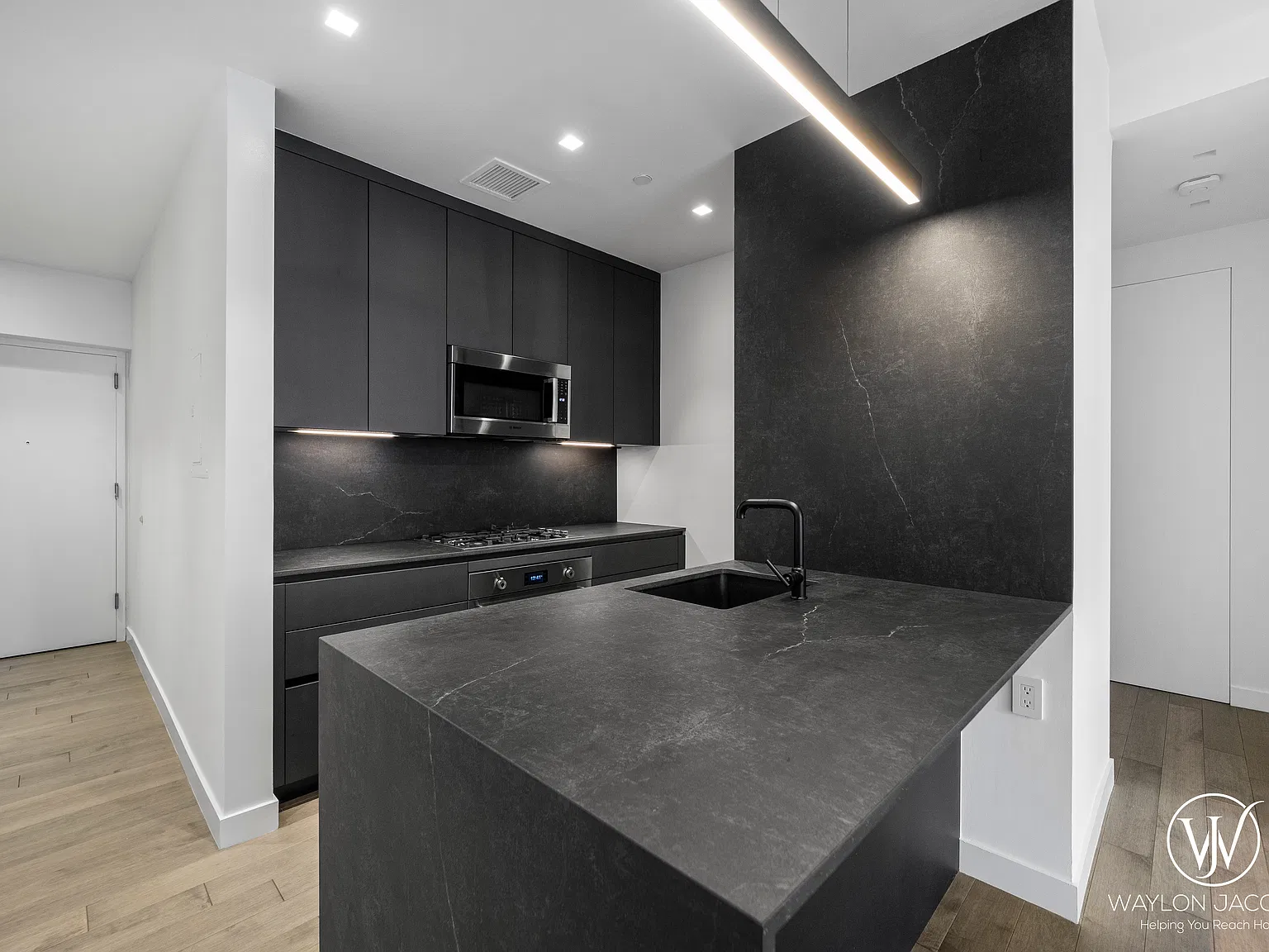 101 West 24th Street — Photo 1