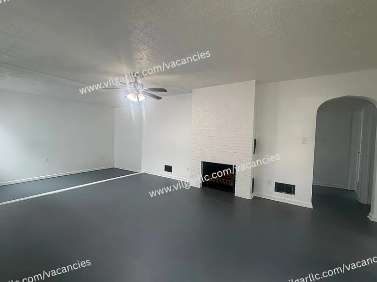 1353 Chase St — Photo 7