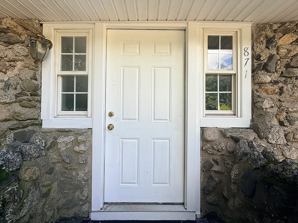 871 Main St