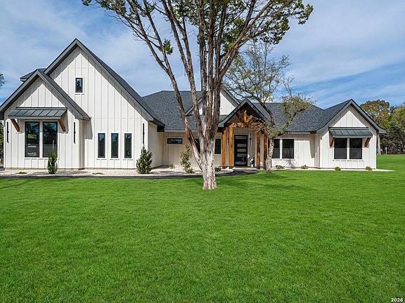 2nd image of 1271 View Ridge