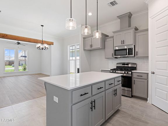 3rd image of 103 Bijou Dr