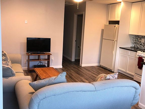 4th image of 30 21st Ave #B