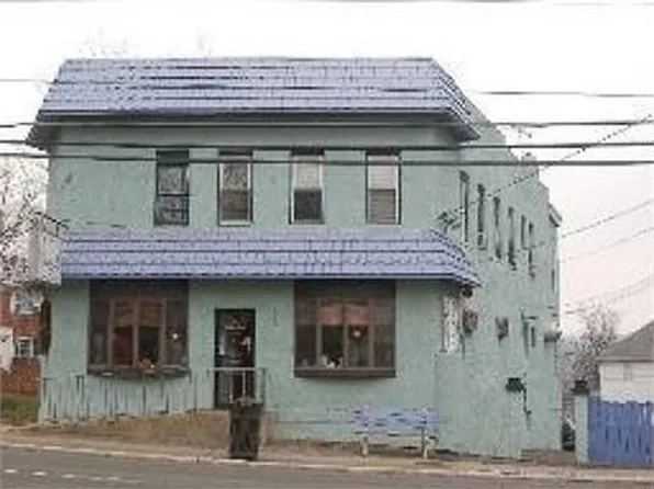 256 Pompton Ave, Cedar Grove, NJ 07009