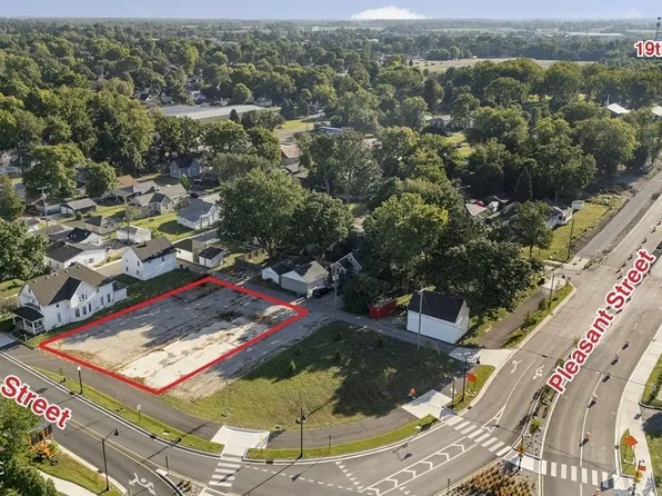 726 S 10th St, Noblesville, IN 46060