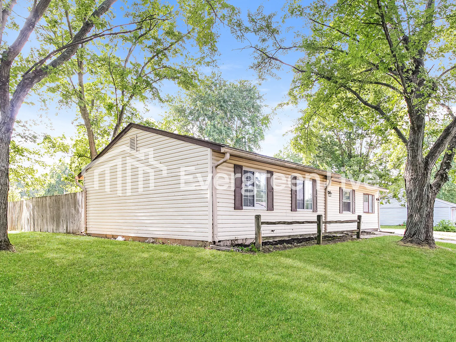3 bed, 1.0 bath, 1188 sqft, $1,445 — Photo 3