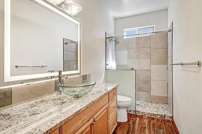 209 Manhattan Pl NW — Photo 11
