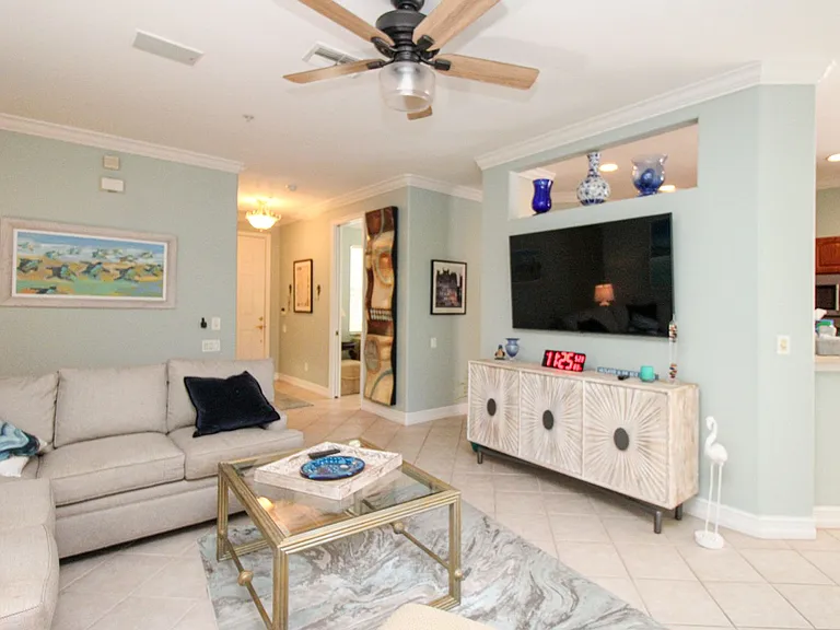 817 Carrick Bend Cir #101 — Photo 22