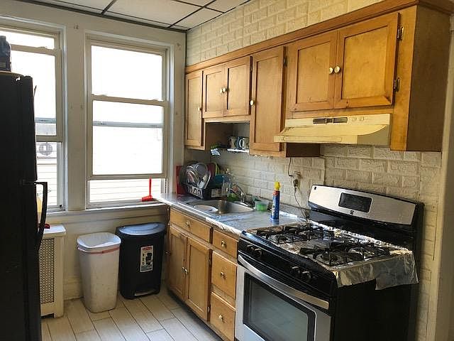 2nd image of 743 William St #2R