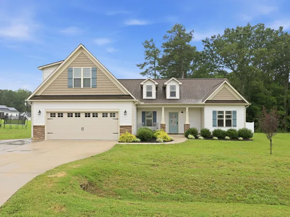 237 Carolina Landing Dr, Zebulon, NC 27597