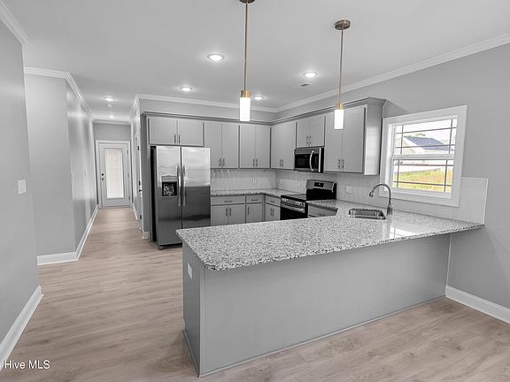 5th image of 3234 Dolostone Court SW