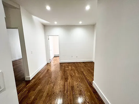 Rented by EastMount Realty LLC | media 18