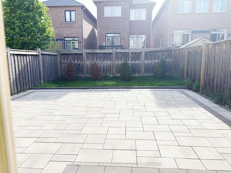 36 Alex Black St — Photo 5