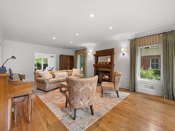 4th image of 1347 Sunview Ln