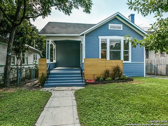 3rd image of 814 W Woodlawn Ave