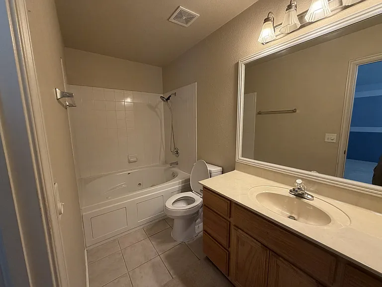 1214 Northern Hills Ln — Photo 17