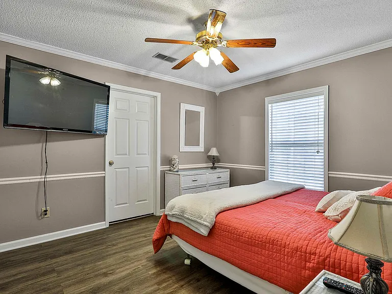 110 Hampton Woods Dr — Photo 27