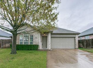 2216 Wildwood Ln, Denton, TX 76210