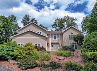 316 Oakford Rd, Waverly Township, PA 18411