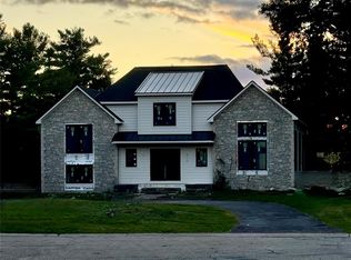 5646 Lane Lake Ct, Bloomfield Hills, MI 48302