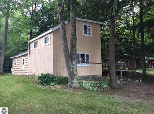 20321 Lakeview Dr, Tustin, MI 49688