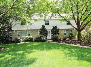 14 Woodland Dr, Pittsburgh, PA
