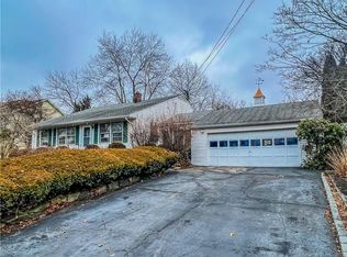 110 Ruby Ln, Stratford, CT 06614