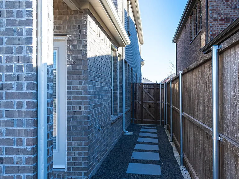 2028 Deya Dr — Photo 6