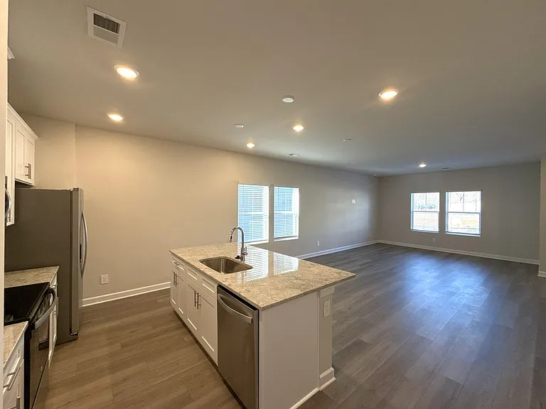 125 Utility Ln #F — Photo 6