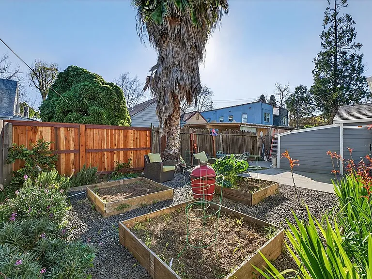 815 Oak St — Photo 23