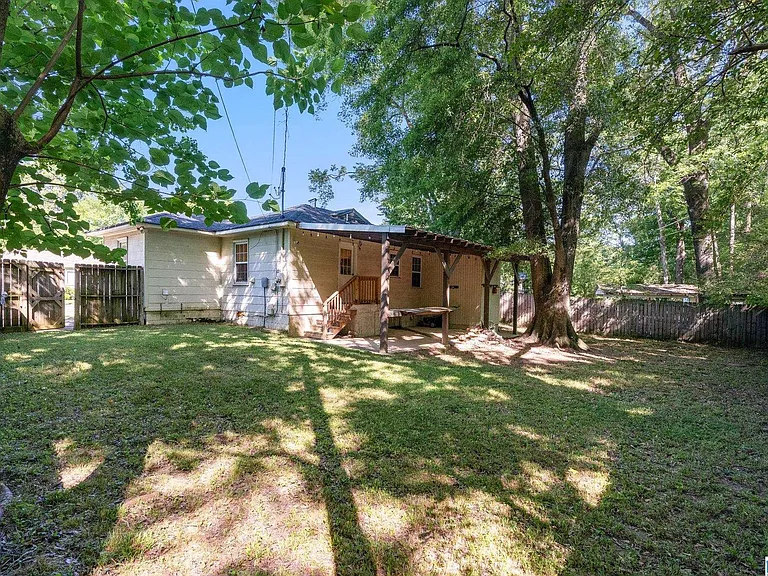 601 Grove St — Photo 25
