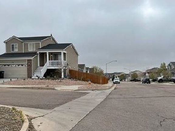 Exterior Neighborhood (street photo)