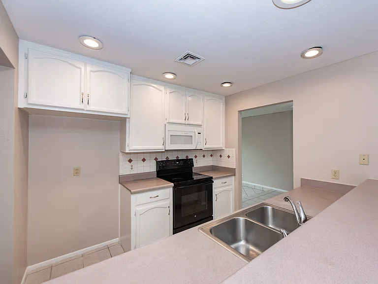 3477 E Cuadrilla Ln — Photo 4