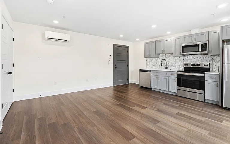 7620 Ridge Ave #14 — Photo 3