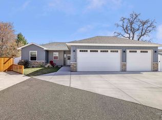 929 Applewood Dr, Buhl, ID 83316