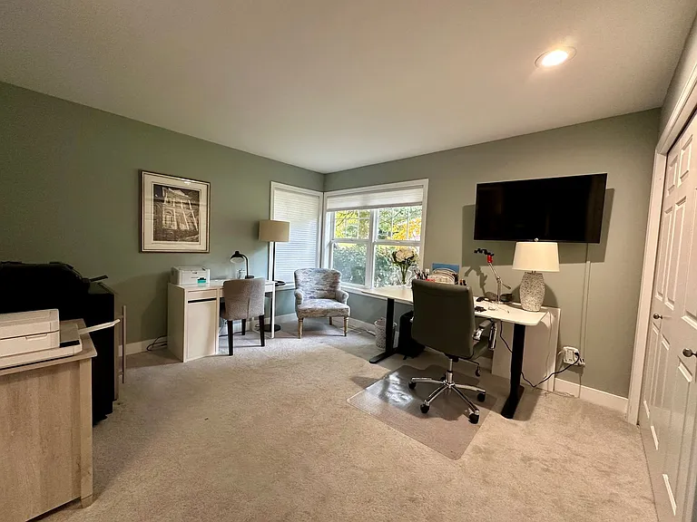 9048 Gleneagle Dr — Photo 2