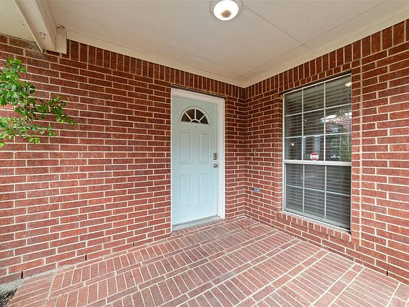 3rd image of 22911 Sebastian Dr