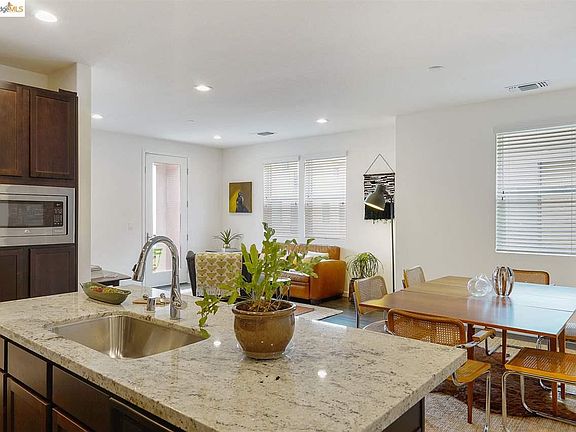 5th image of 2063 Jubilee Dr