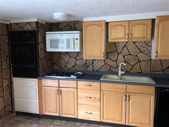 3rd image of 2524 County Road 37