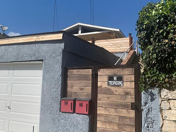 2nd image of 560 W Santa Cruz St