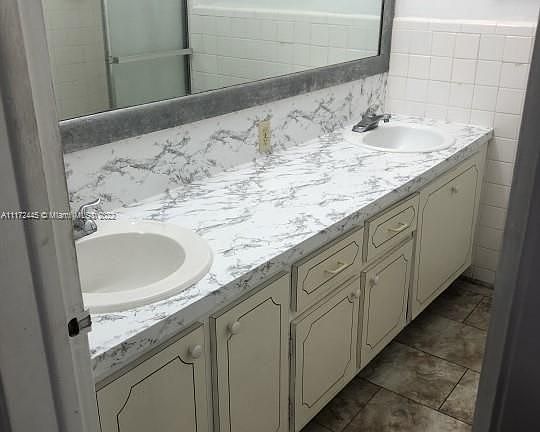 4th image of 1130 102nd St APT 6